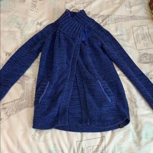 Ivivva blue sweater